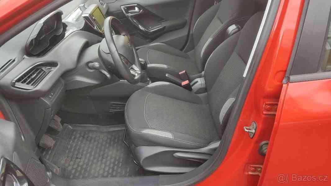 Peugeot 208 1,2 i 60kW - foto 14