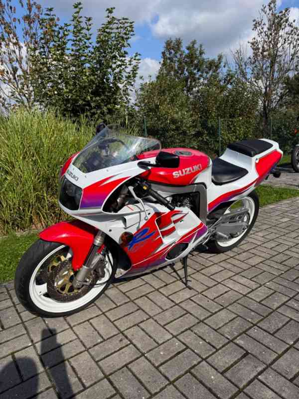 Suzuki GSX-R 400 - foto 11