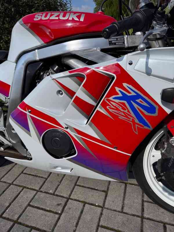 Suzuki GSX-R 400 - foto 5