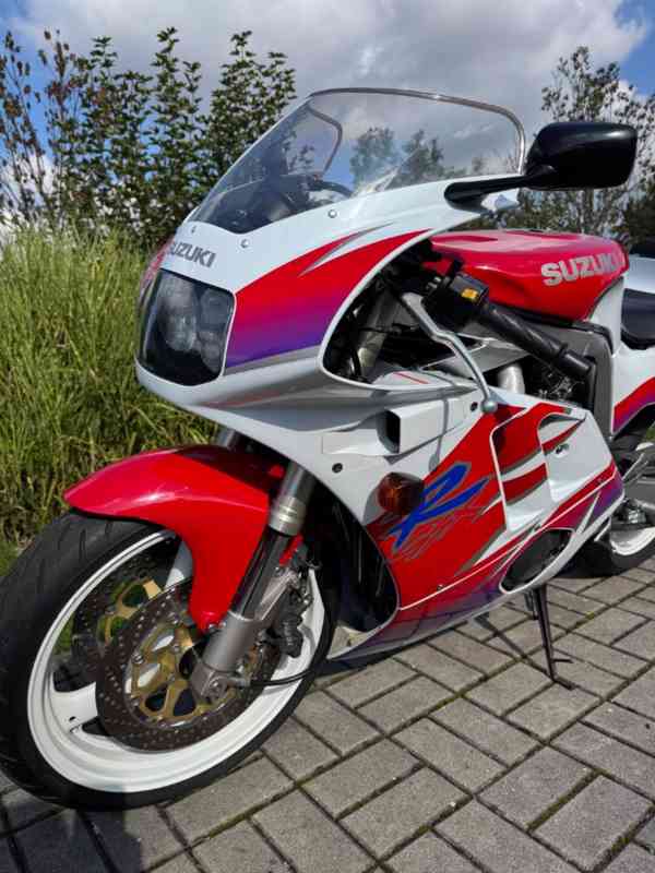 Suzuki GSX-R 400 - foto 7