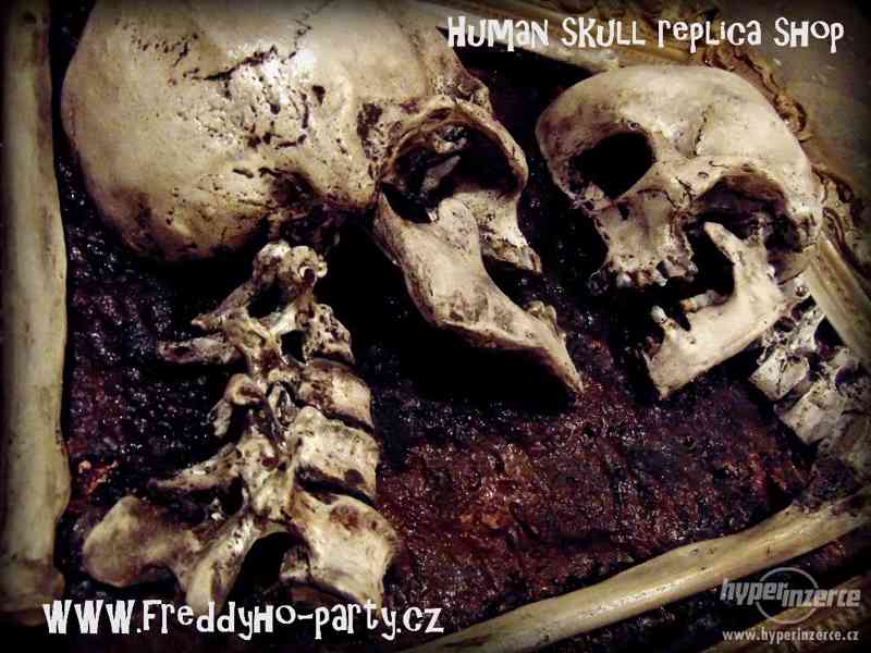 3D obrazy a reklamní poutače z lidských ostatků - foto 2