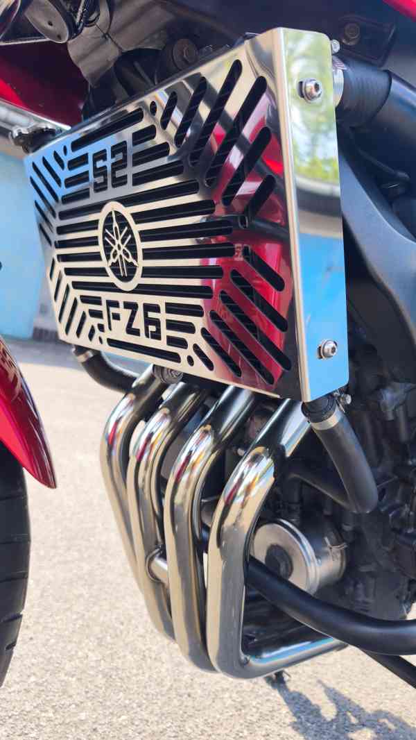 Yamaha FZ6 Fazer S2,72 kW,ČR,kufry,tankbag,garážována - foto 11