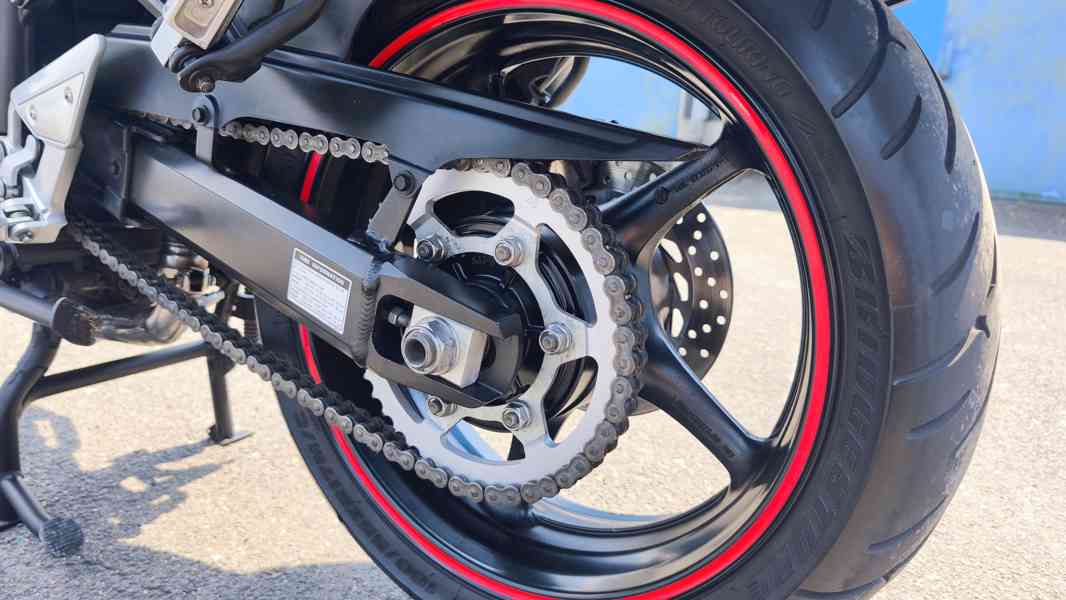Yamaha FZ6 Fazer S2,72 kW,ČR,kufry,tankbag,garážována - foto 9