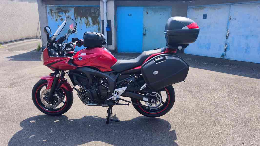 Yamaha FZ6 Fazer S2,72 kW,ČR,kufry,tankbag,garážována - foto 2