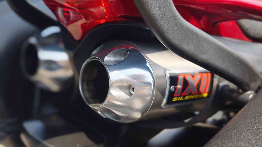 Yamaha FZ6 Fazer S2,72 kW,ČR,kufry,tankbag,garážována - foto 10