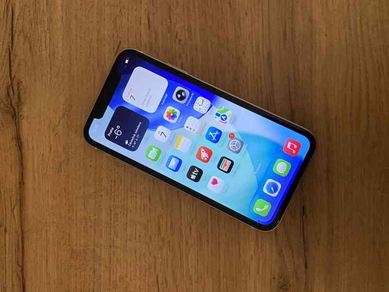 iPhone 11 64 GB - TOP STAV - foto 2