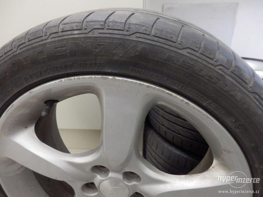 Prodam letni pneu Bridgestone Potenza RE050A 215 45 R17 87W - foto 1