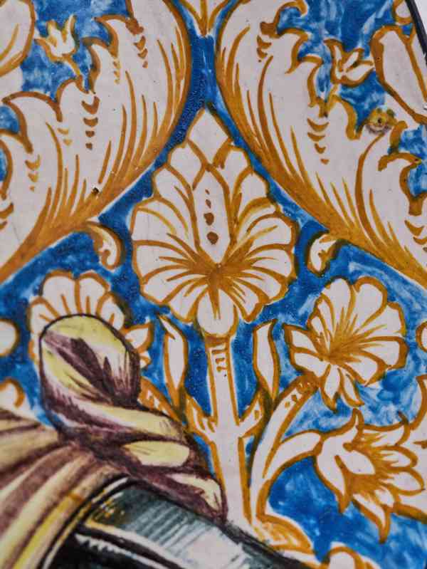 Obří italský talíř s portrétem podle Botticelliho 52 cm - foto 5