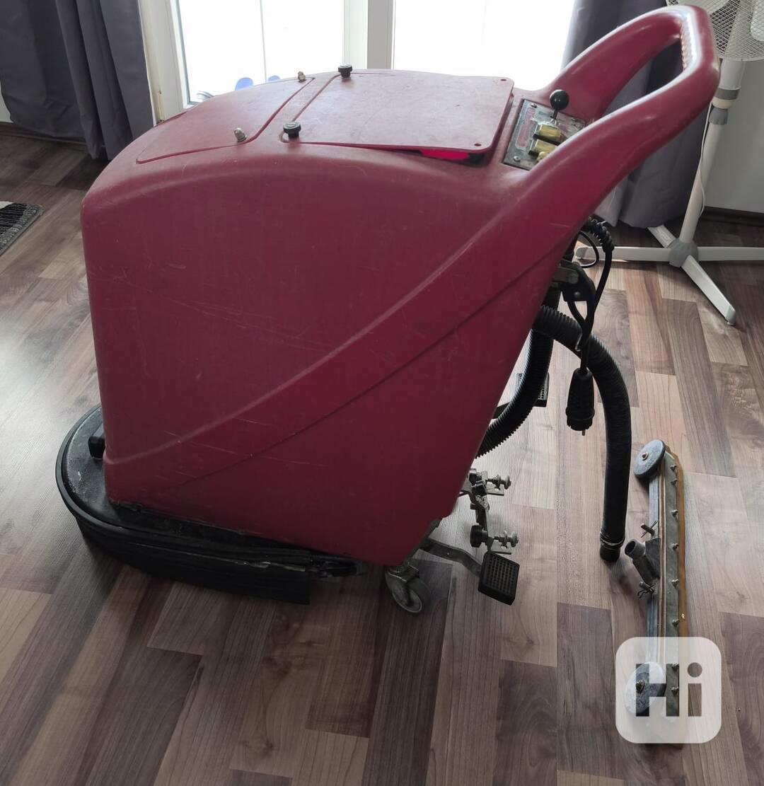 Elektrický podlahový mycí stroj Lavapavimenti 400 compact - foto 1