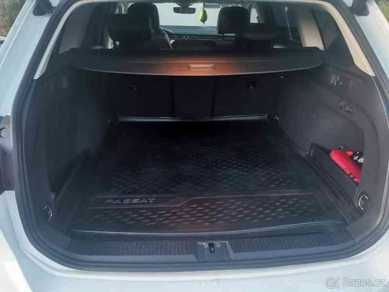 Volkswagen Passat 2,0   TDi 110kw R-line DSG - foto 15