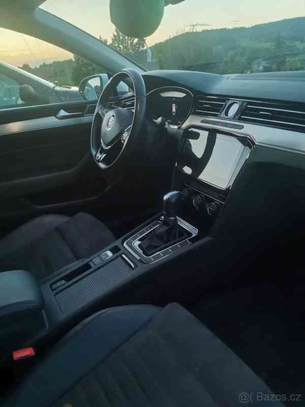 Volkswagen Passat 2,0   TDi 110kw R-line DSG - foto 16