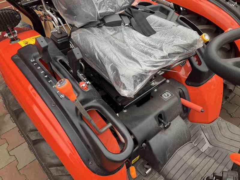 Traktor CRONA 26 koní - foto 2