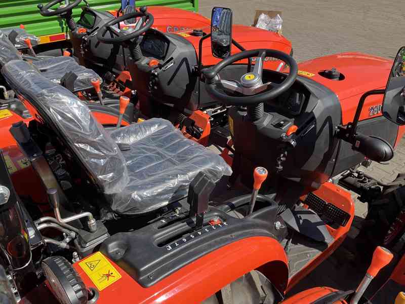 Traktor CRONA 26 koní - foto 9