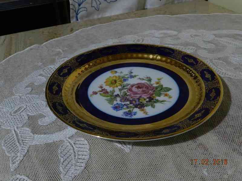 Luxusní zlacený kobaltový talíř květiny Epiag D.F.