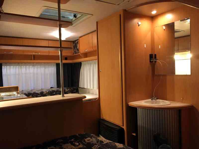 Karavan Beyerland  Sprinter 440, r.2002 max 1200kg - foto 9