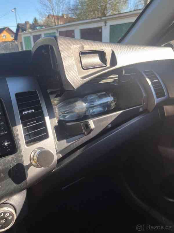 Mitsubishi Outlander 2,4   2008 2.4i, 4WD, 125KW, 7 míst. - foto 11