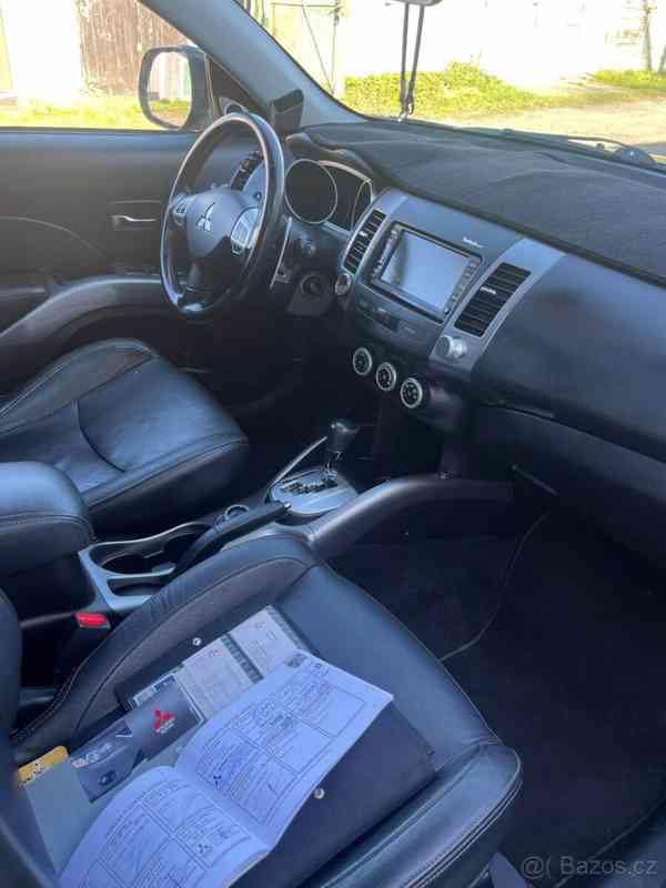 Mitsubishi Outlander 2,4   2008 2.4i, 4WD, 125KW, 7 míst. - foto 2