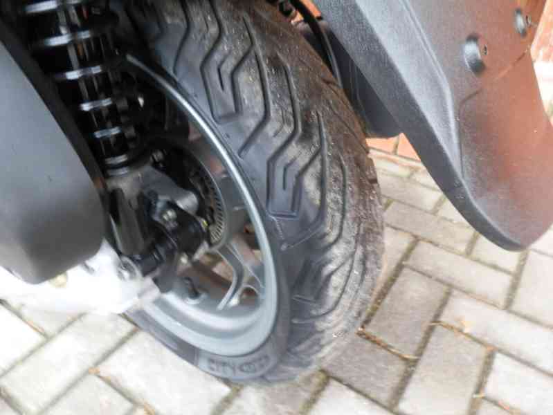 Piaggio MP3 300 ABS ASR - foto 12