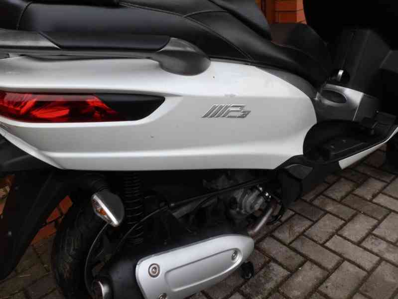 Piaggio MP3 300 ABS ASR - foto 25