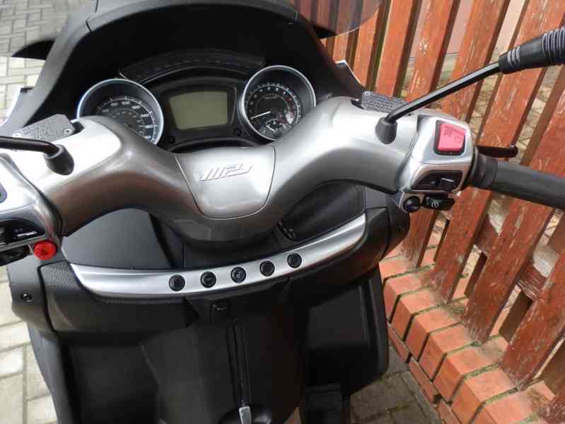 Piaggio MP3 300 ABS ASR - foto 17