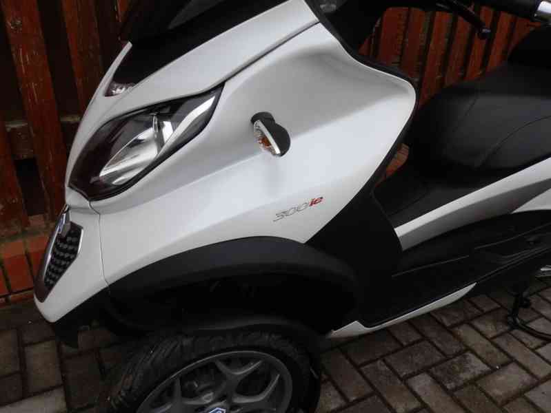 Piaggio MP3 300 ABS ASR - foto 10