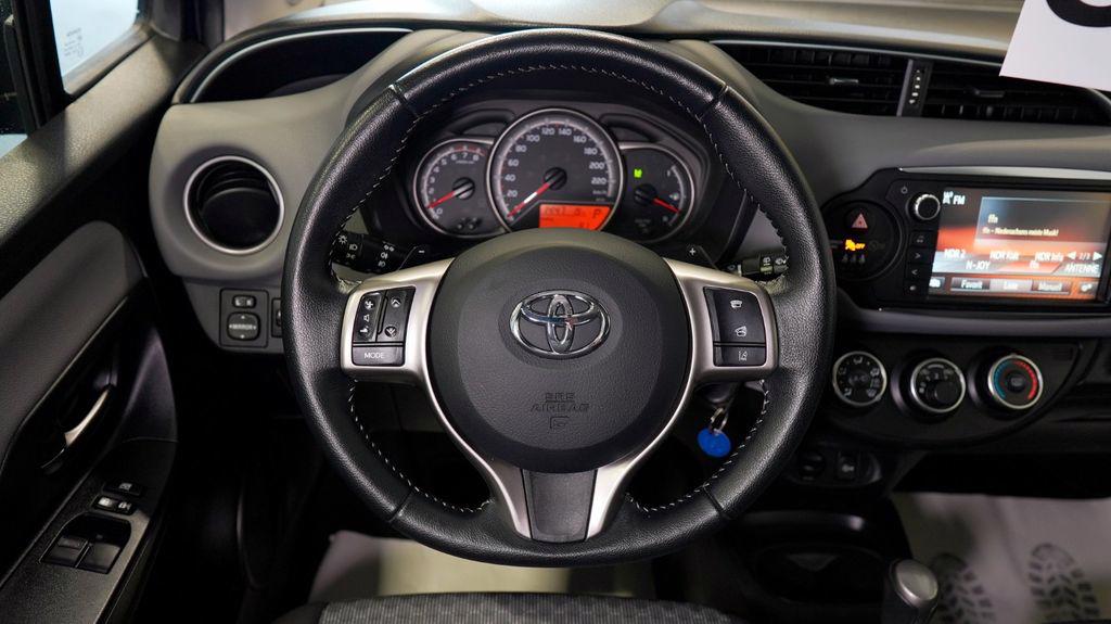 Toyota Yaris Edition-S Aut. benzín 73kw - foto 11