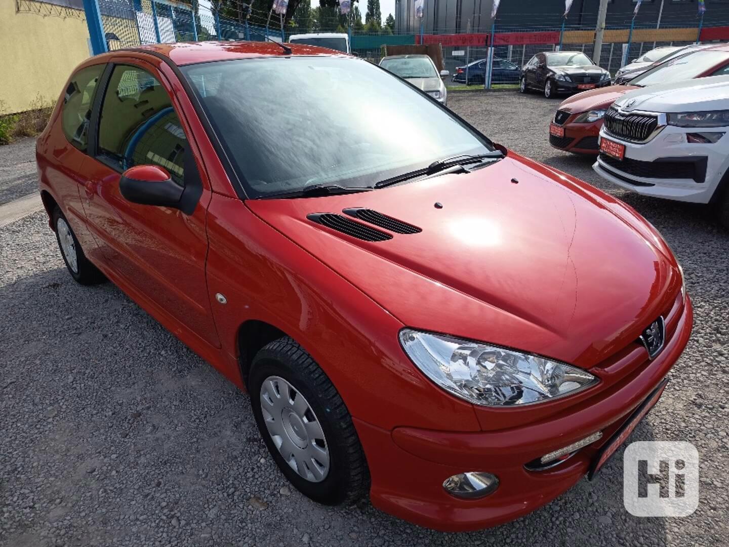 PEUGEOT 206 1,1i Hatchback  ČR - foto 1