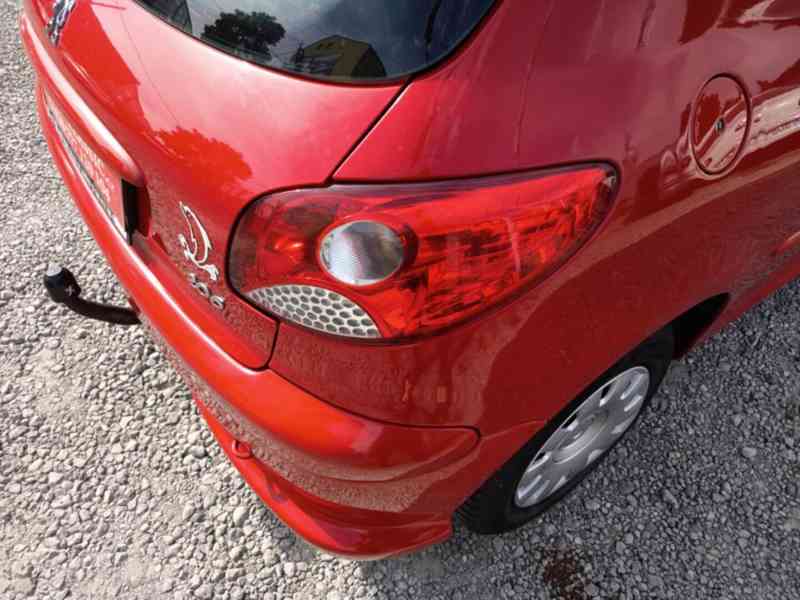 PEUGEOT 206 1,1i Hatchback ČR - foto 16