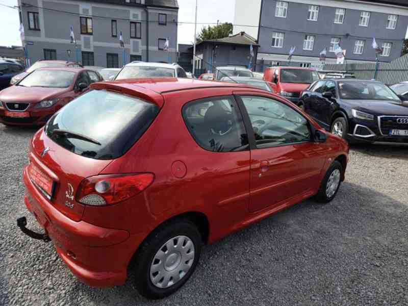 PEUGEOT 206 1,1i Hatchback ČR - foto 11