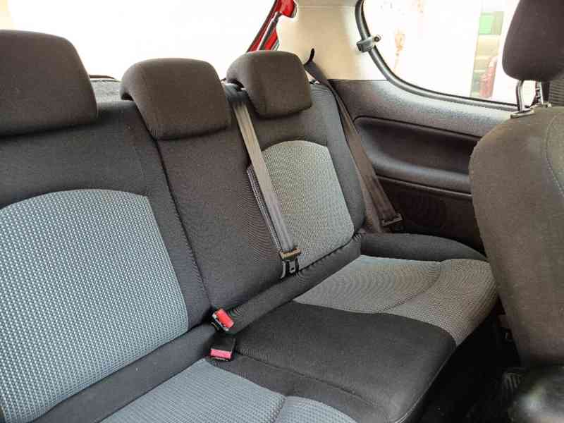 PEUGEOT 206 1,1i Hatchback ČR - foto 19