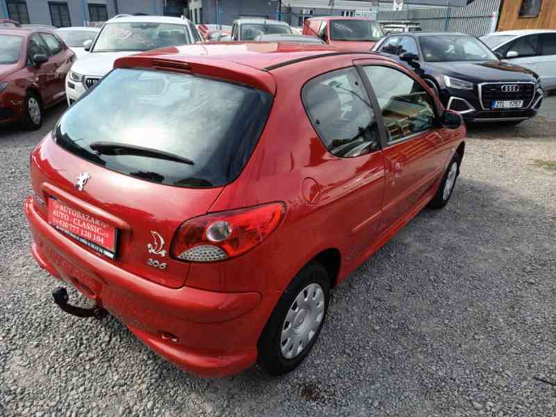 PEUGEOT 206 1,1i Hatchback ČR - foto 10