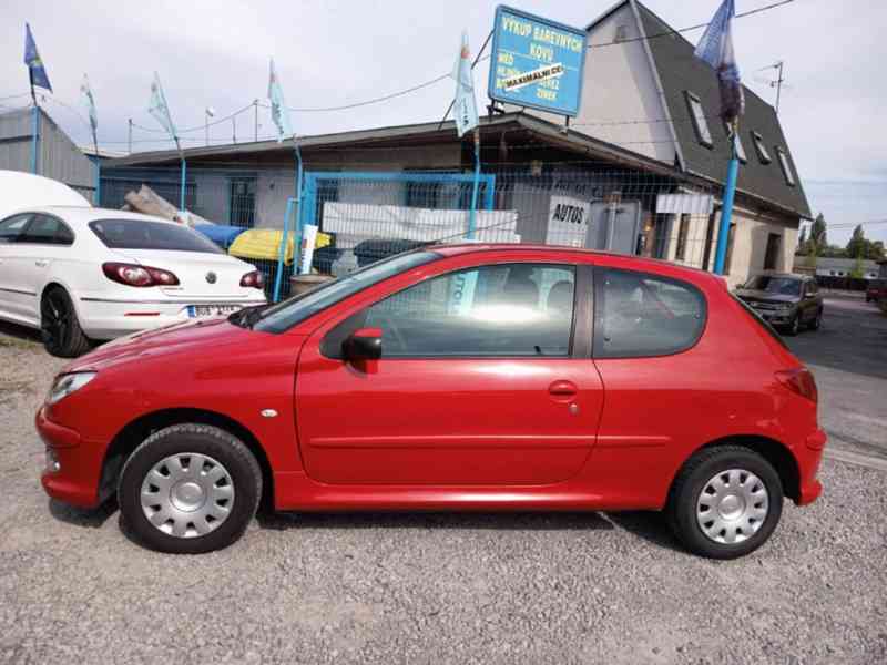 PEUGEOT 206 1,1i Hatchback ČR - foto 14