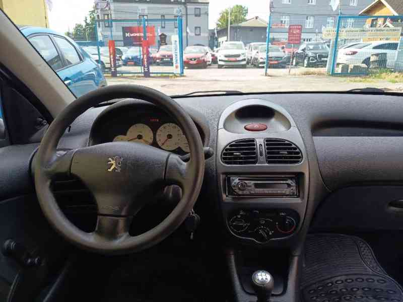 PEUGEOT 206 1,1i Hatchback ČR - foto 20