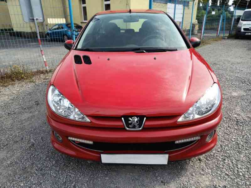 PEUGEOT 206 1,1i Hatchback ČR - foto 4