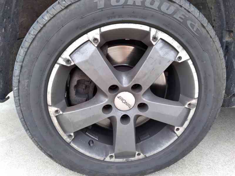 VOLKSWAGEN SHARAN 1.9 TDI 4 MOTION FAMILY ČR - foto 32