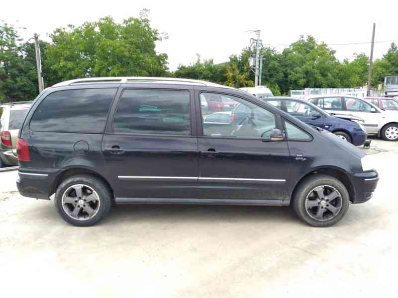 VOLKSWAGEN SHARAN 1.9 TDI 4 MOTION FAMILY ČR - foto 5