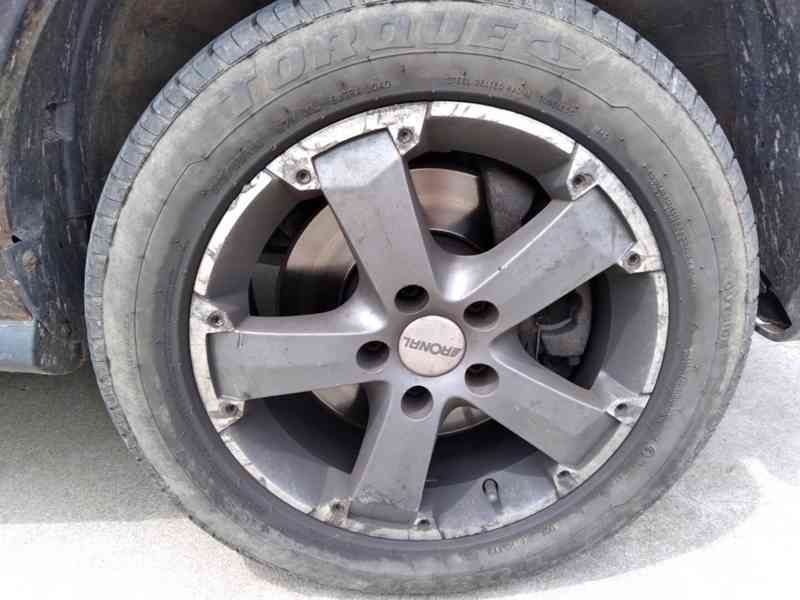 VOLKSWAGEN SHARAN 1.9 TDI 4 MOTION FAMILY ČR - foto 35