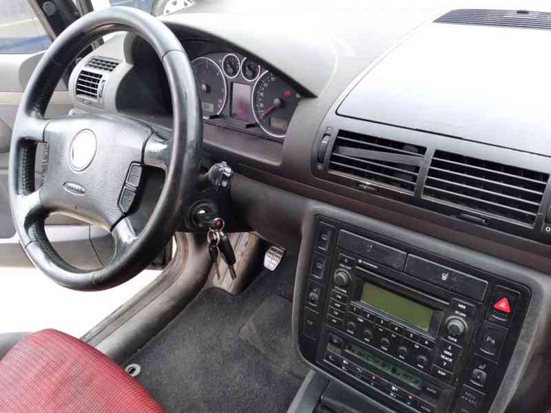 VOLKSWAGEN SHARAN 1.9 TDI 4 MOTION FAMILY ČR - foto 10