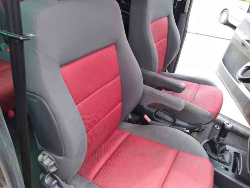 VOLKSWAGEN SHARAN 1.9 TDI 4 MOTION FAMILY ČR - foto 12