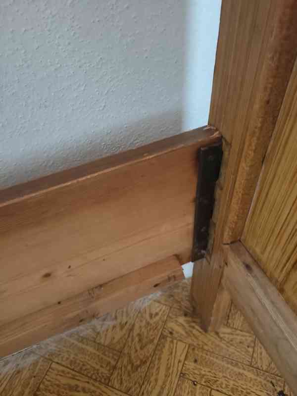 starožitná postel - foto 5