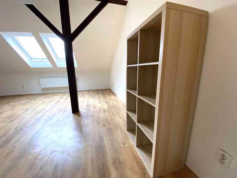 PRONÁJEM ZREKONSTRUOVANÉHO STŘEŠNÍHO BYTU 1+ KK, BRNO - foto 14