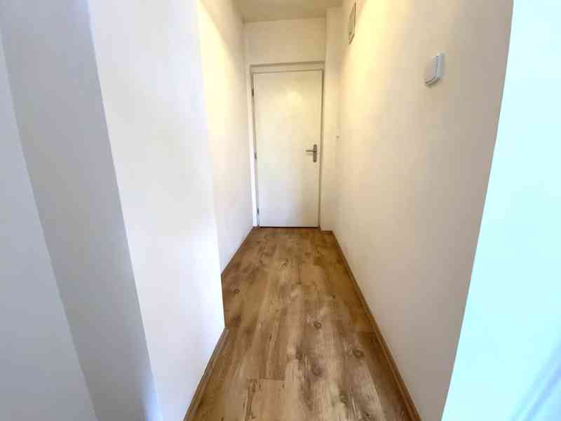 PRONÁJEM ZREKONSTRUOVANÉHO STŘEŠNÍHO BYTU 1+ KK, BRNO - foto 16