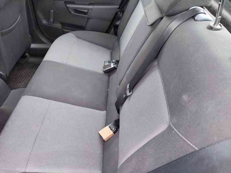 Opel Astra Sedan  - foto 13