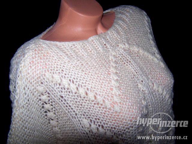 Hezký ručně pletený svetr - foto 3