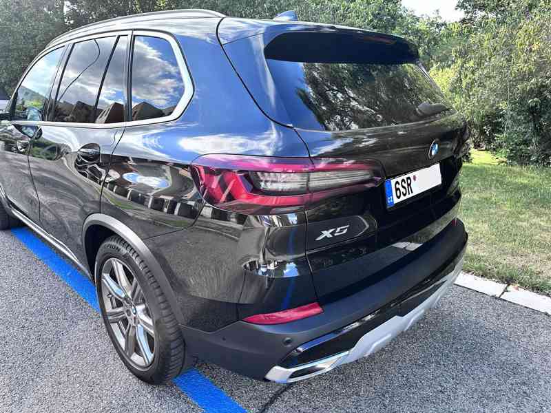 2023 BMW X5 30d xDrive Xline HUD Pano DPH Cebia Zaruka 12/25 - foto 2