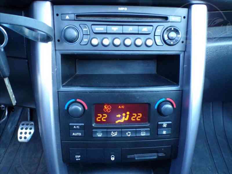Peugeot 207 1,6 CC - foto 7