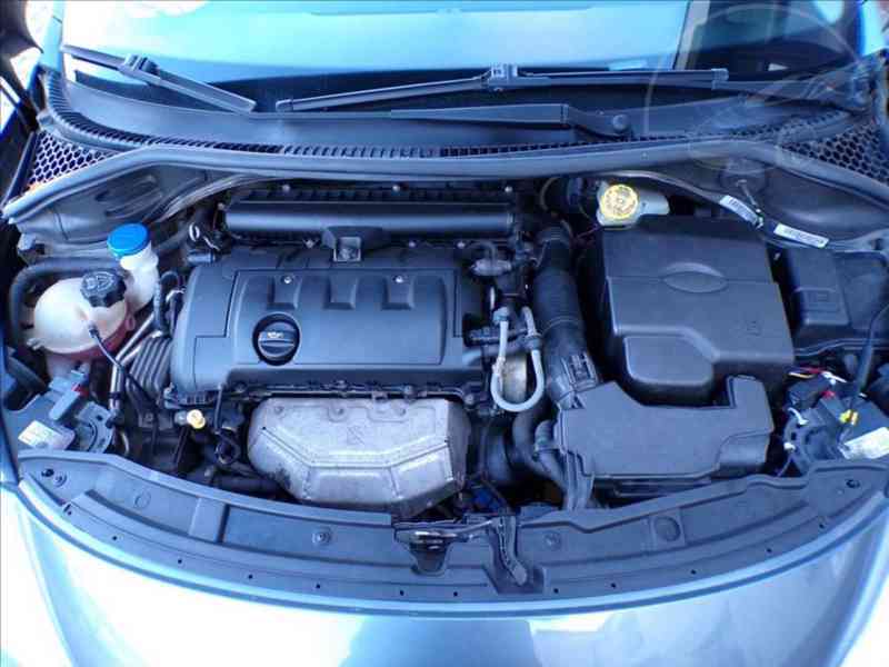 Peugeot 207 1,6 CC - foto 11