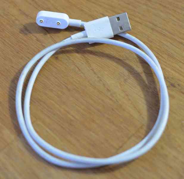 Počítačové kabely a redukce (USB, DVI, DP -> VGA, ...) - foto 9