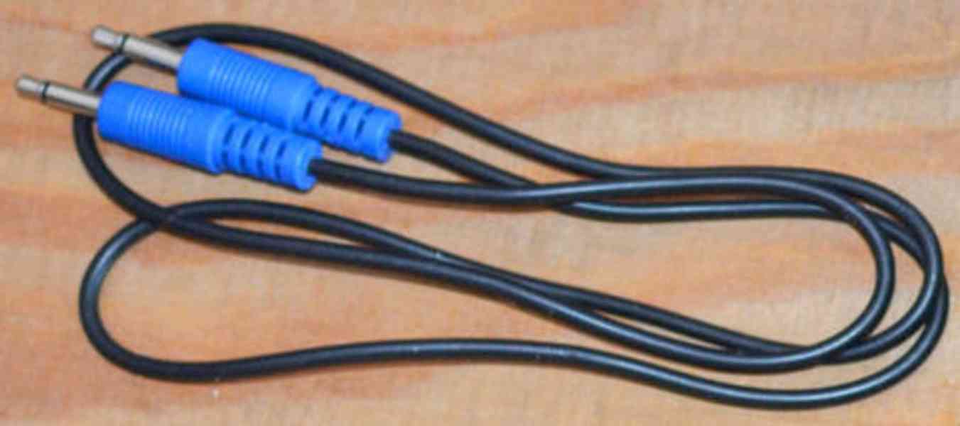 Počítačové kabely a redukce (USB, DVI, DP -> VGA, ...) - foto 7