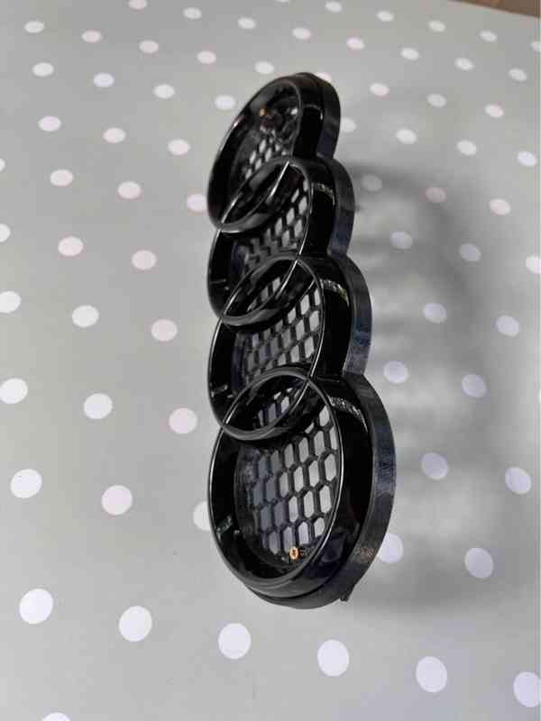 Audi držák znaku do RS masky - foto 3